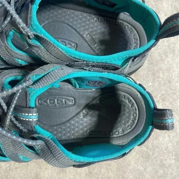 Keen Whisper Sandal Teal Black Waterproof Elastic Strap Women’s Size 6 - Picture 9 of 13